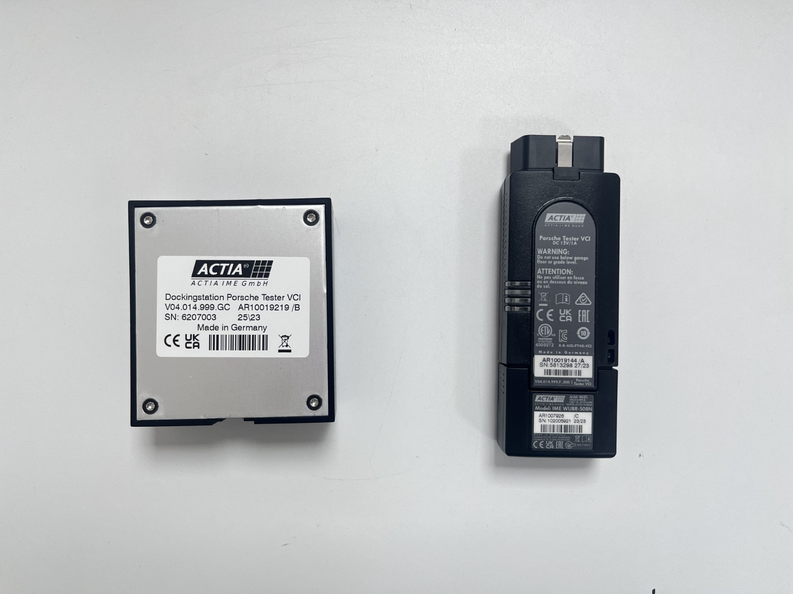 ACTIA製 Porsche Tester VCI PT4G本体とDocking Station